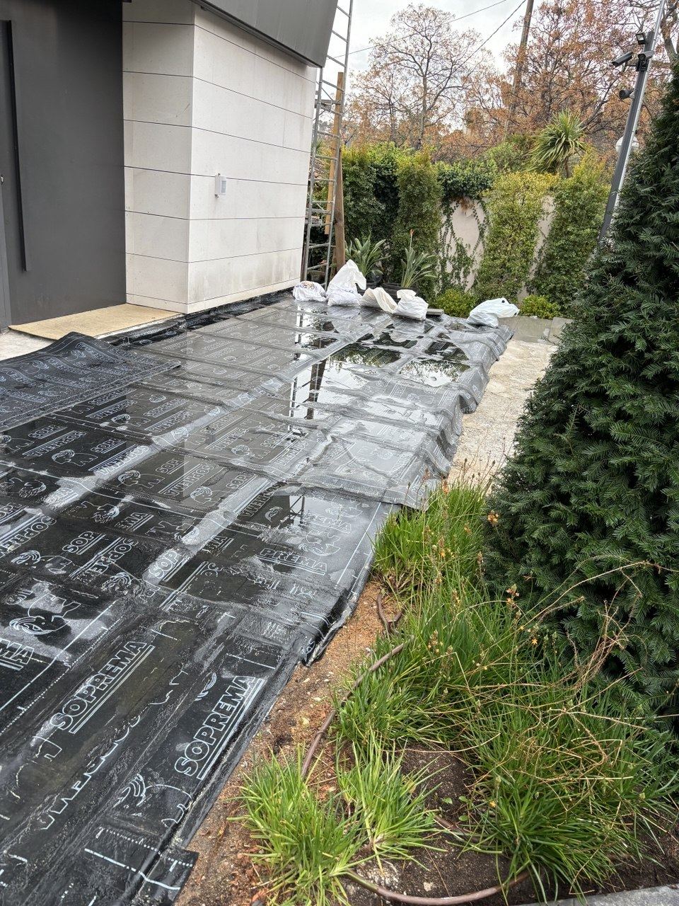 Detalle de la obra de rehabilitación en curso en una vivienda unifamiliar